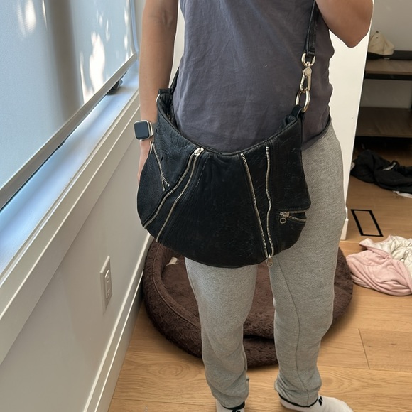 Marc by Marc Jacobs crossbody zipper bag - Picture 3 of 4